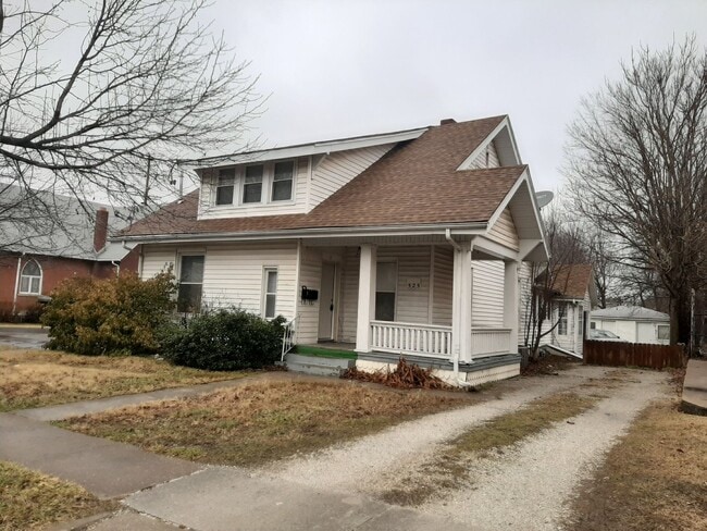 property at 525 W Scott St