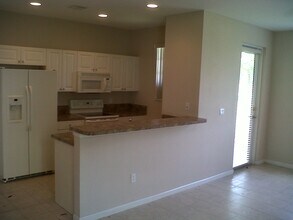 1221 Lucaya Dr in Riviera Beach, FL - Building Photo - Building Photo