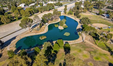 6545 Reseda Blvd in Los Angeles, CA - Building Photo - Building Photo