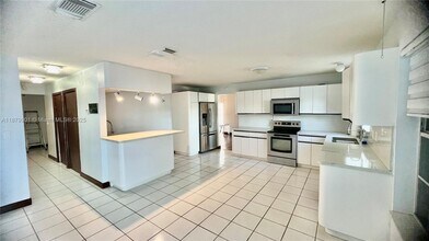 15321 SW 59th St in Miami, FL - Building Photo - Building Photo