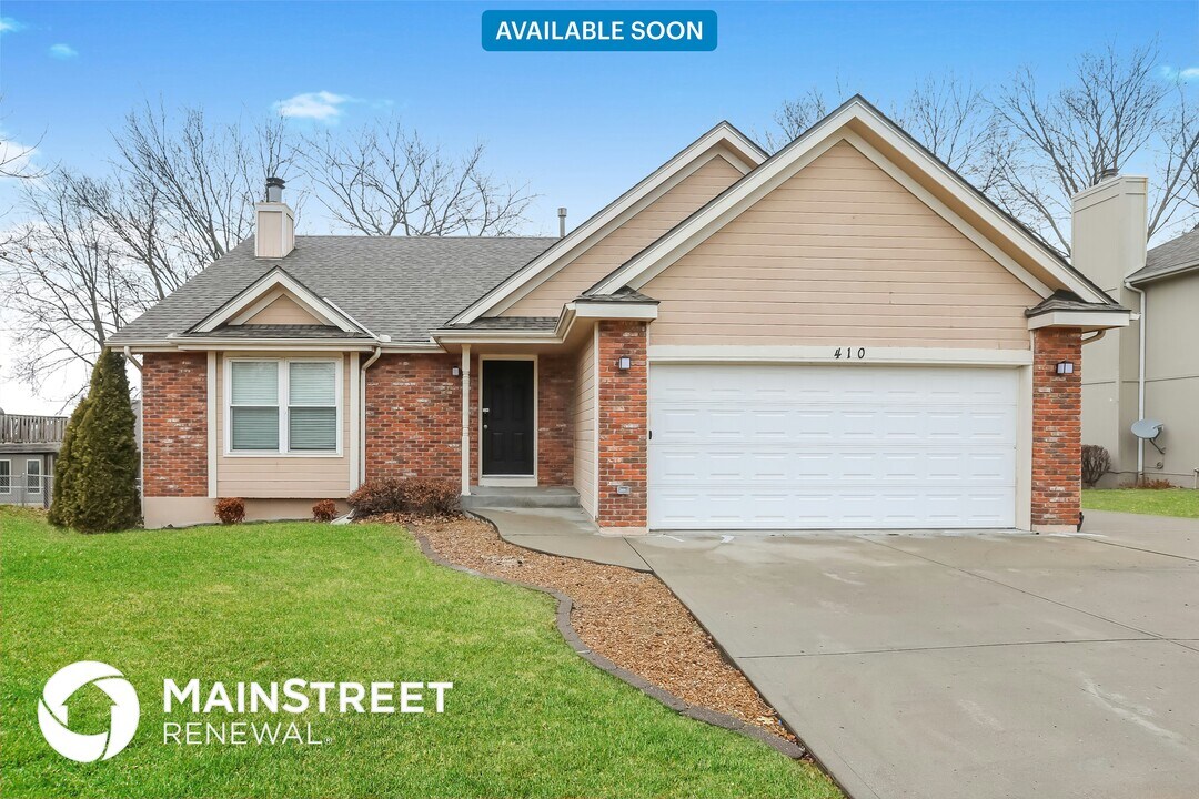 410 Regency Park St in Kearney, MO - Building Photo