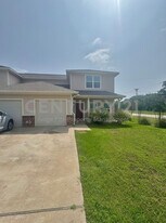 100 Bridle Ct in Kemp, TX - Building Photo
