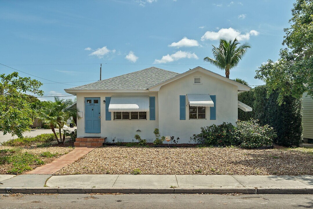 1032 N J St in Lake Worth, FL - Foto de edificio