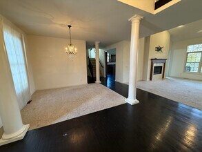 18145 Shoreline Ct in Northville, MI - Building Photo - Building Photo