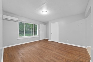 3410 Elizabeth St NW in Huntsville, AL - Building Photo