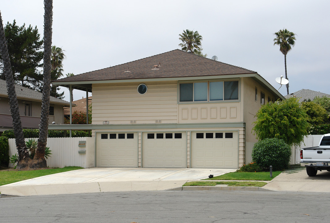 947-949 Sandpiper Ct in Ventura, CA - Building Photo