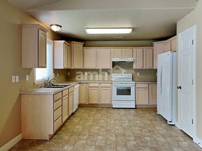 171 Century Dr in Ogden, UT - Building Photo - Building Photo