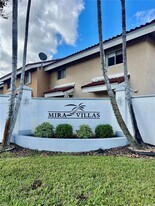 562 NW 82nd Pl in Miami, FL - Building Photo