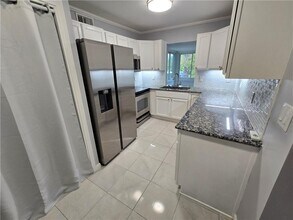 60 Lamsden Ln NW in Atlanta, GA - Foto de edificio - Building Photo