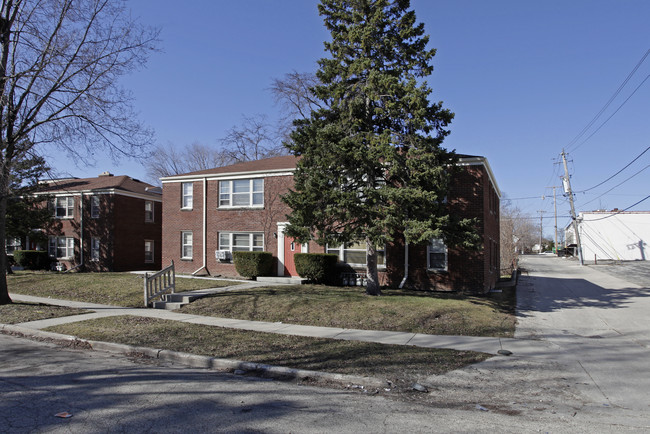 2323 S 91st St in West Allis, WI - Building Photo - Building Photo