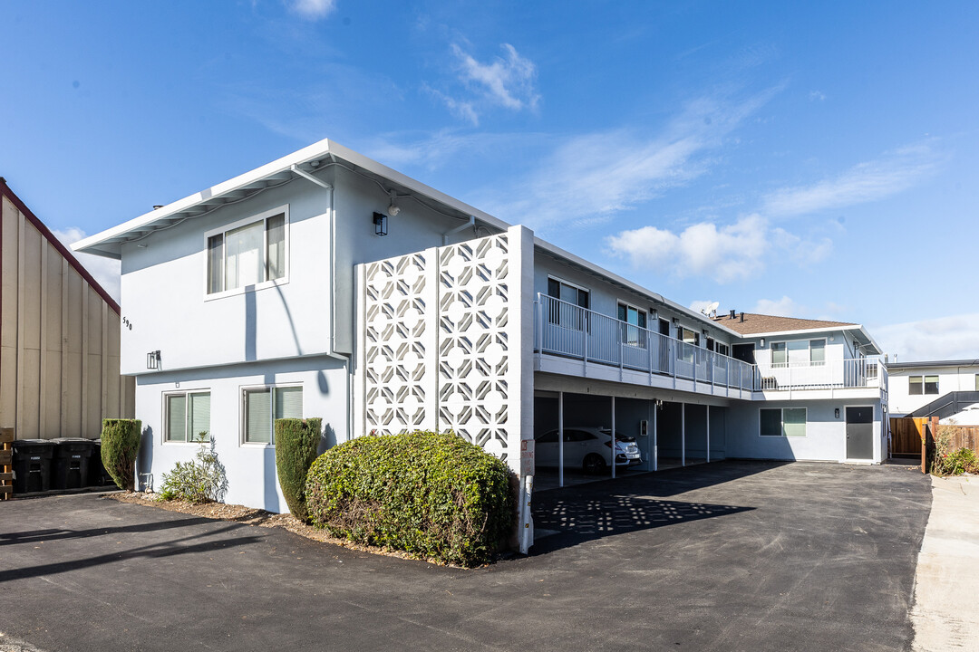 590 Ralston Ave, Unit 5 in Belmont, CA - Building Photo