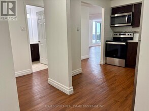 675 RICHMOND St in London, ON - Building Photo - Building Photo