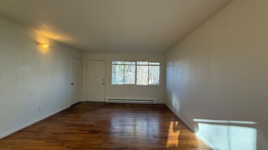 4003-4005-4005 SE 28th Pl in Portland, OR - Building Photo - Building Photo