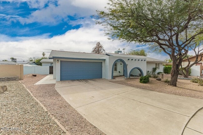 3541 E Dahlia Dr in Phoenix, AZ - Building Photo - Building Photo