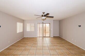 8418 W Watkins St in Tolleson, AZ - Foto de edificio - Building Photo