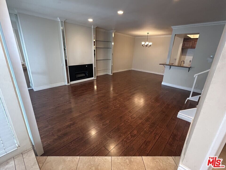5142 Zelzah Ave in Los Angeles, CA - Building Photo