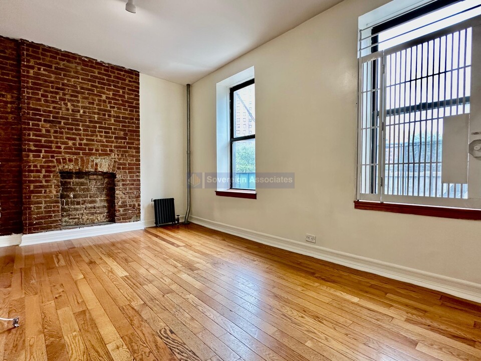 3135 Broadway, Unit 5 in New York, NY - Building Photo