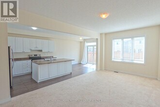 50 Sasco Way in Essa, ON - Building Photo - Building Photo