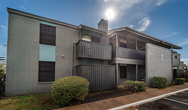 Dakota Apartments in Fort Worth, TX - Foto de edificio - Building Photo