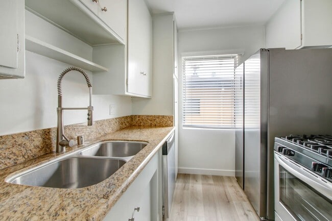 property at 943 6th St