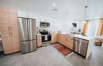 Regius Square Apartments in Salt Lake City, UT - Building Photo - Building Photo