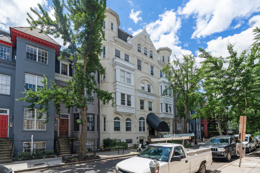 Analoston Condominium in Washington, DC - Building Photo