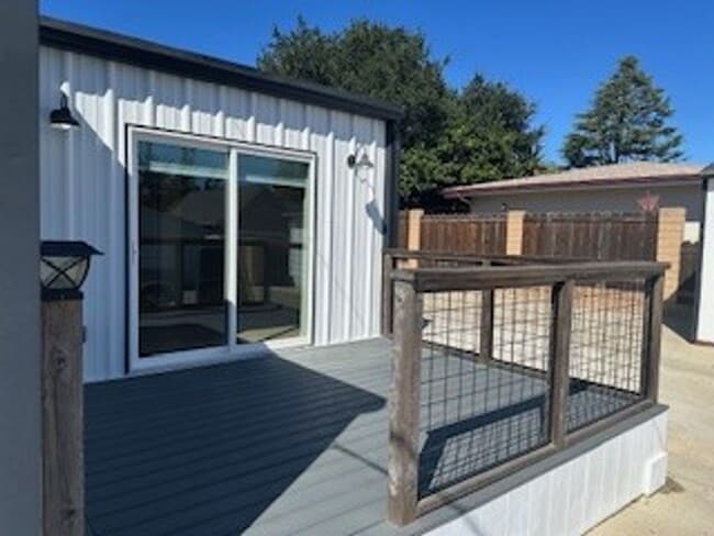 321 Aars St in Solvang, CA - Building Photo - Building Photo