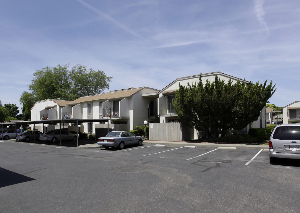 Plaza Del Monte Apartments in Woodland, CA - Foto de edificio