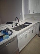 14831 Sherman Way, Unit 2 in Van Nuys, CA - Building Photo - Building Photo