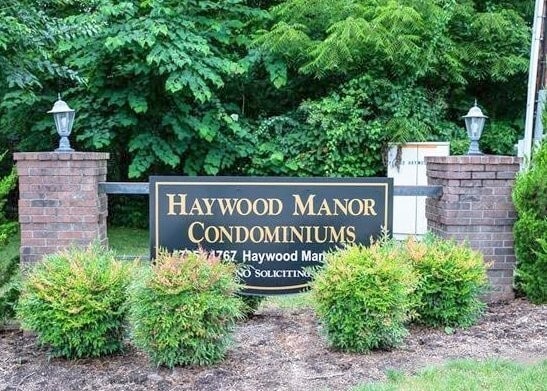 1759 Haywood Manor Rd in Hendersonville, NC - Building Photo - Building Photo
