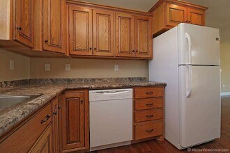 2490-2492 Travelers Way in Jackson, MO - Building Photo - Building Photo