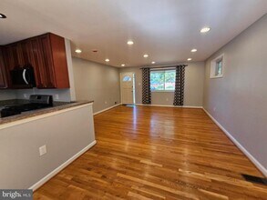 102 Hannes St in Silver Spring, MD - Building Photo - Building Photo
