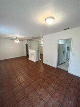1250 NW 43rd St in Miami, FL - Building Photo - Building Photo