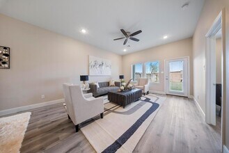 2015 Olivos St in Missouri City, TX - Foto de edificio - Building Photo