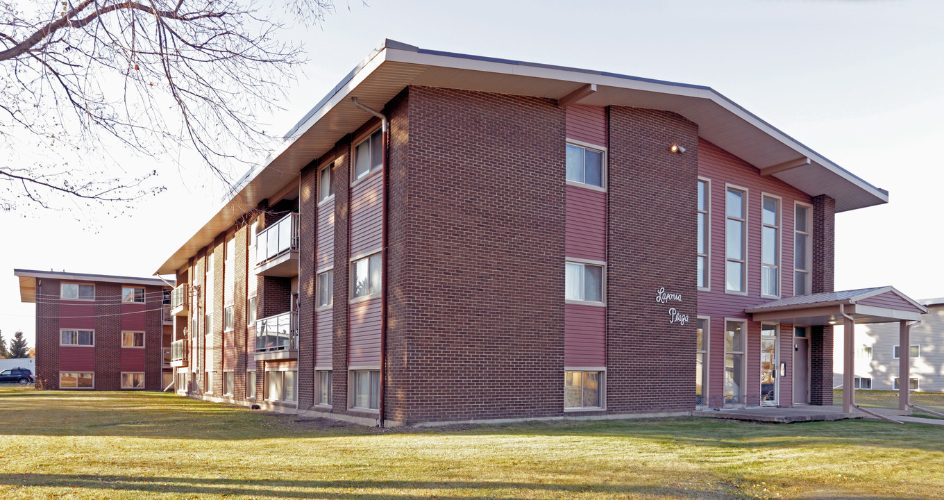 Laponia Plaza in Edmonton, AB - Building Photo