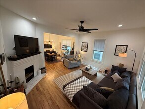 556 Seal Pl NE in Atlanta, GA - Foto de edificio - Building Photo