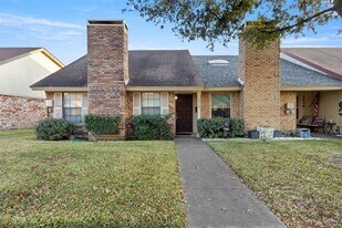 2026 Towngate Dr in Garland, TX - Building Photo