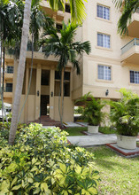 222 Madeira Ave in Coral Gables, FL - Building Photo - Building Photo