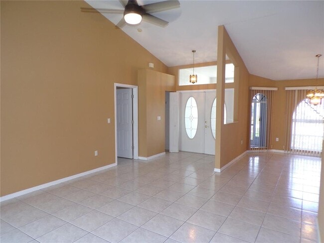 555 Corrientes Cir in Punta Gorda, FL - Building Photo - Building Photo
