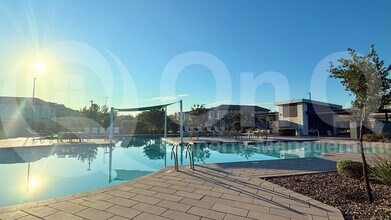 1068 E Sabino Dr in Chandler, AZ - Building Photo - Building Photo