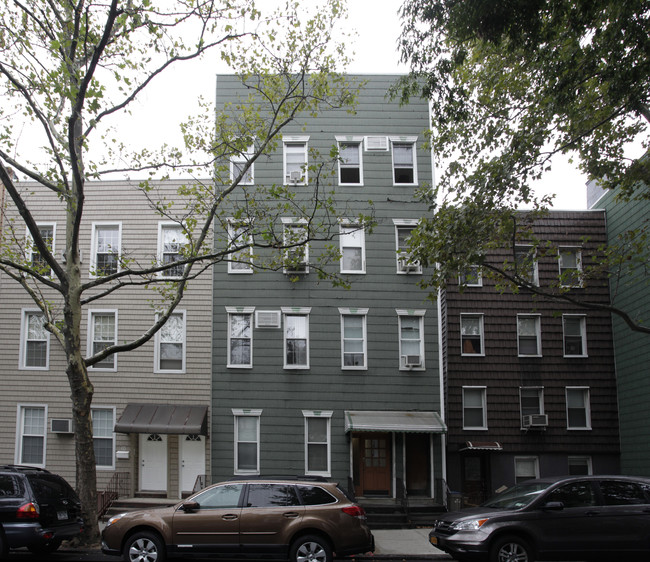 67 Devoe St in Brooklyn, NY - Building Photo - Building Photo