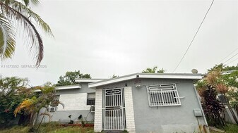 282 NW 98th St in Miami, FL - Building Photo
