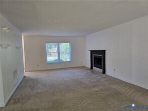 5716 Saddle Hill Dr in Midlothian, VA - Building Photo - Building Photo