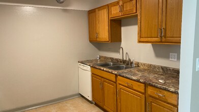 108 E Bailey Rd in Naperville, IL - Building Photo - Building Photo