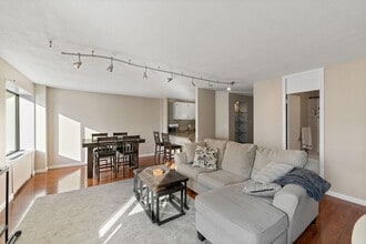 19 S 1st St in Minneapolis, MN - Building Photo - Building Photo