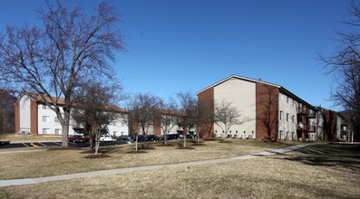 Blue Ridge Manor Apartments in Vinton, VA - Building Photo - Building Photo