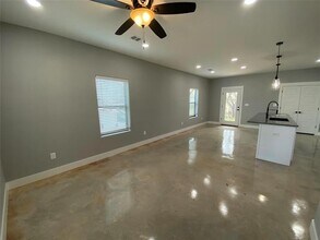 1004 W Hanna St in Denison, TX - Building Photo - Building Photo