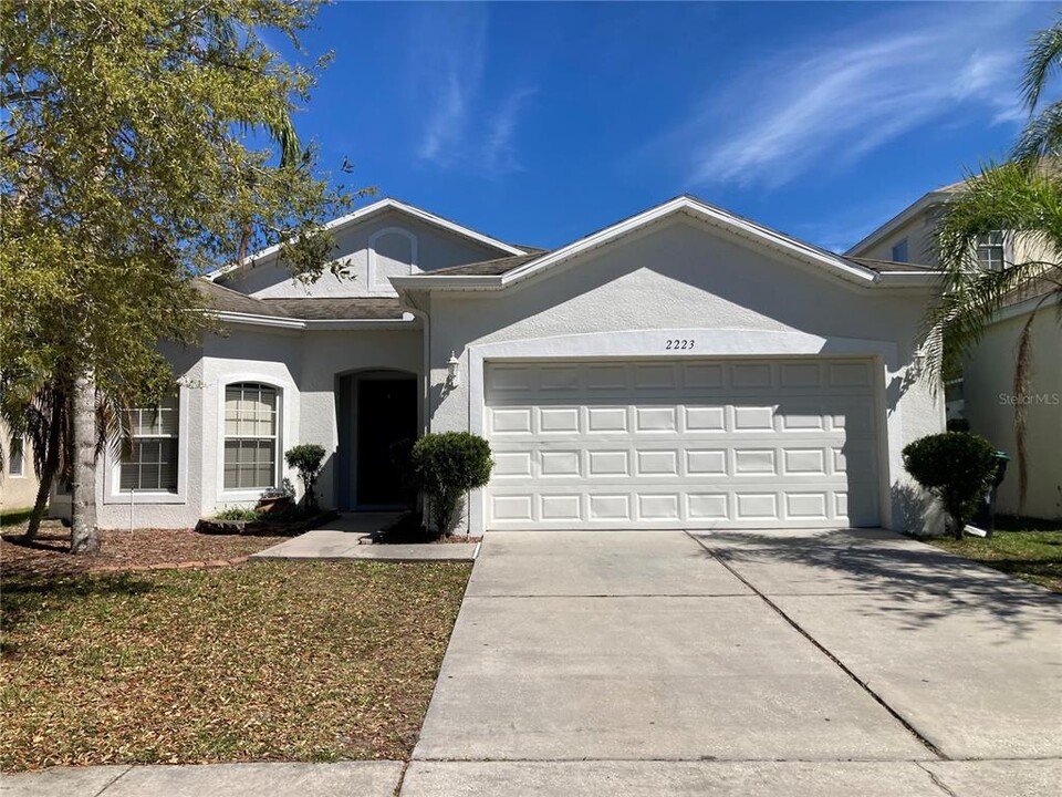 2223 Mountleigh Trail in Orlando, FL - Building Photo