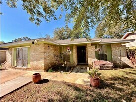 6406 Tall Willow Dr in Houston, TX - Building Photo