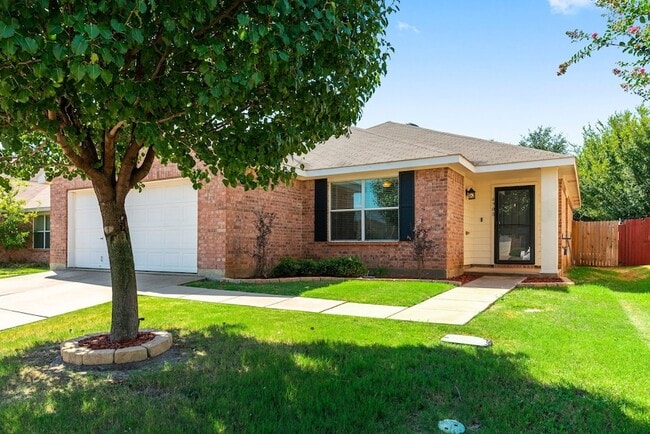 4908 Meadow Trails Dr in Fort Worth, TX - Foto de edificio - Building Photo
